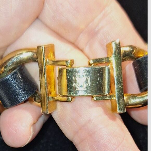 Anne Taylor Women's Bracelet Gold Tone Chain Black Faux Leather Mob Wife - Picture 2 of 6